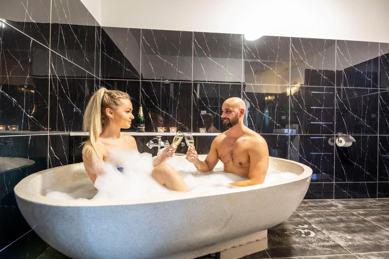 In Spirit, Hotel V Roznovskem Pivovaru - Pivni Lazne, Wellness & Cokoladovna Rožnov pod Radhoštěm Kültér fotó